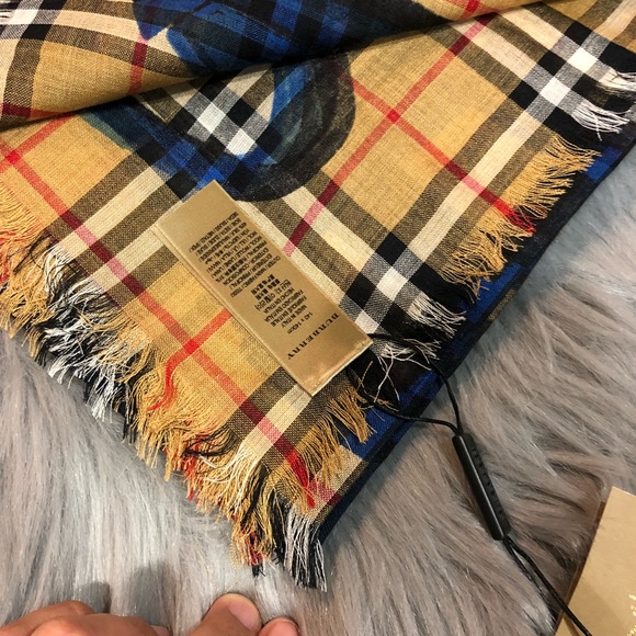 Burberry marker graffiti blue scarf - Picture 4 of 5